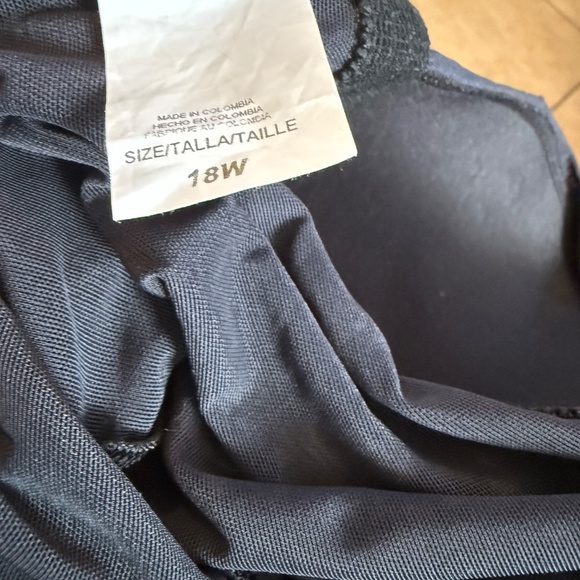 Longitude Women Black and Gray 1 Piece Swimsuit SZ 18W Tall - Picture 4 of 8